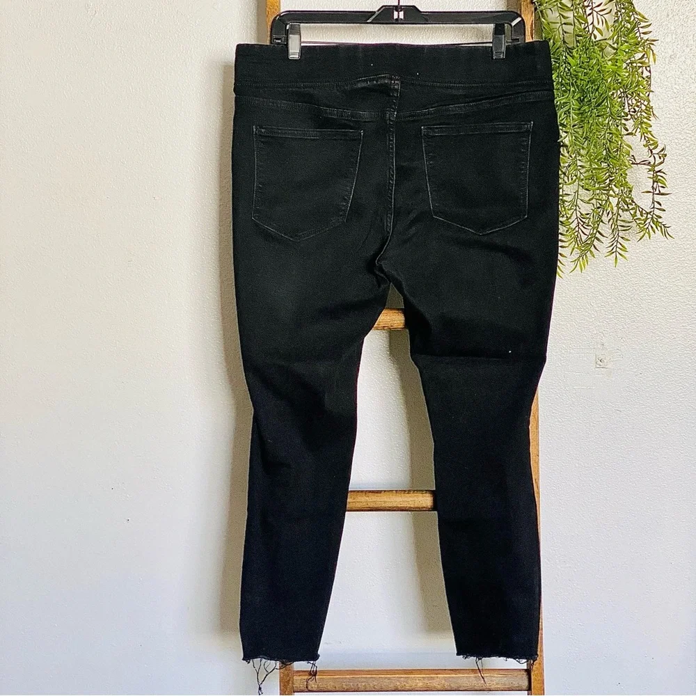 Distressed Rockstar Jeggings - Picture 3 of 9